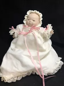 BAMBOLA BAMBINO VINTAGE PORCELLANA VITTORIANA dipinta a mano testa braccia corpo morbido - Foto 1 di 10