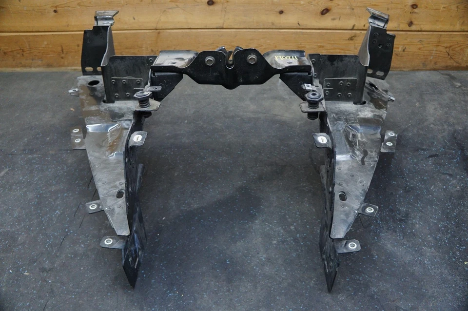 Front Radiator Nose Cone Frame Mount Support Assembly OEM Plymouth Prowler 97-02 Foto 1 de 4