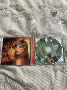 CD Taylor Swift - The Life of a Showgirl + Foto autografiada firmada a mano 1 NUEVO - Imagen 1 de 4