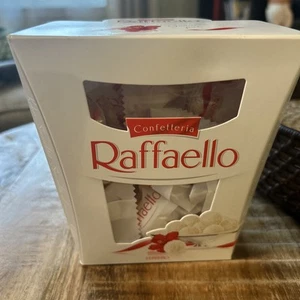 1 pk - Ferrero Raffaello Premium Cream and Coconut, 22 Piece, 230 gr - 8.1 oz - Picture 1 of 4