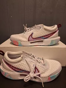 Nike donna taglia 8,5 Court Zoom Pro DH0990-100 bianco vetro blu - Foto 1 di 6