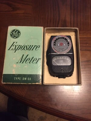MEDIDOR DE EXPOSICIÓN ELÉCTRICO GENERAL TIPO DW-68 funciona Foto 1 de 4