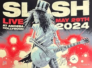 Poster firmato Slash 20x24 revolver in velluto Gun N' Roses PSA AO17239 - Foto 1 di 2