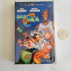 Space Jam Looney Tunes The Movie 1996 VHS With Collectors Coin Michael Jordan - Picture 1 of 8