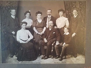 FOTOGRAFÍA EDUARDIANA FECHADA 1909 FAMILIA DE SIR JOHN KIRK CON SUS SIETE HIJOS - Imagen 1 de 2