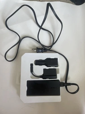 Juego Targus APA32US: Adaptador de CA (51), USB + (50) S/N y Cargador de Coche APD33US Foto 1 de 4