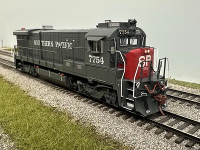 Rapido SP Southern Pacific GE B36-7 #7754 ca. 1984 w/Lok-Sound DCC - Image 1 of 4