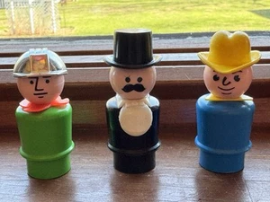 Lote de 3 diferentes Fisher Price Little People construcción vaquera vintage - Imagen 1 de 4