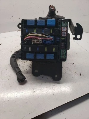 Fuse Box Engine Compartment Grand Fits 06-09 VITARA 1132964 - Image 1 of 4