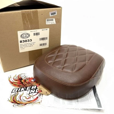 Mustang Brown Wide Tripper Passenger Seat 2018up Harley Street Bob FXBB 83033 - Imagem 1 de 4