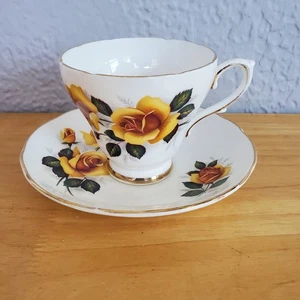 VTG  Royal Kendall English Fine Bone China Teacup & Saucer  Yellow Roses - Picture 1 of 10