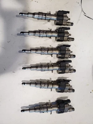 Conjunto de 9 injetores de combustível índice -2009 BMW 335I E90 N54 masculino - 09-16 fabricante de equipamento original 7585261-09 - Imagem 1 de 4