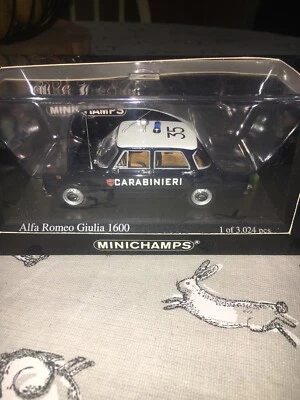Minichamps 1:43 Alfa Romeo Giulia 1600 Retro Carabinieri Police 1970 400 120990 - Image 1 of 4