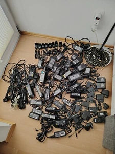 60 szt. 17 kg, Pakiet zasilaczy Ładowarki do laptopów Adapter HP, Toshiba, Fujitsu - Zdjęcie 1 z 9