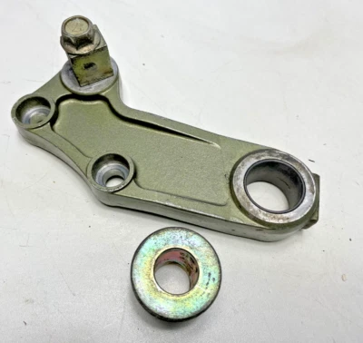 Soporte de pinza de freno trasero Kawasaki GPZ750R 1985 430441057 Foto 1 de 2