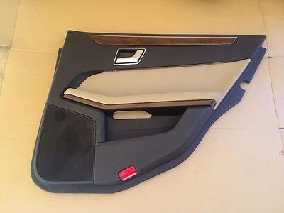 Panel de puerta trasera lateral del pasajero Mercedes Benz E350 2010 11 12 13, negro/beige Foto 1 de 4
