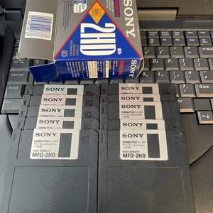 10 X Sony Floppy Disks Diskettes 3.5” Retro Vintage Computing MFD 2HD Boxed - Afbeelding 1 van 6