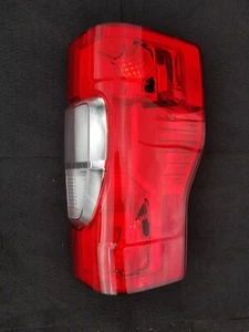 Lámpara trasera halógena no led 2020-2022 Ford Super Duty F250 F350 fabricante de equipos originales derecha - Imagen 1 de 5