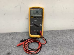 Fluke 83 V industrielles Digital-Multimeter mit Fluke-Kabeln - Bild 1 von 6