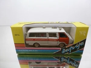 NOVOEXPORT USSR CCCP RAF 2203 LATVIA VAN AMBULANCE - 1:43 - GOOD IN BOX - Imagen 1 de 9