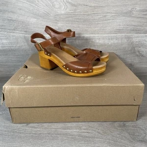 Uggs Damen-Sandalen hellbraun UK-Größe 5,5 Leder-Absätze klobig Janie Schnalle Clog - Bild 1 von 9