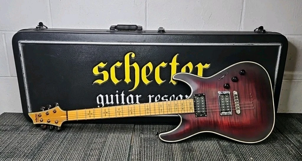 Schecter Diamond Series Hellraiser 6-String Electric Guitar with