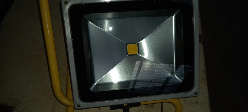 Faretto LED 50W IP65 Lm 3800  Bianco Freddo Modello Projector - Immagine 1 di 4