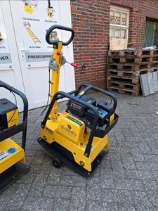 BAMATO Rüttelplatte R-135RV mit Vor- und Rücklauf 25 kN, 125kg XXL Zubehörkit - Bild 1 von 3