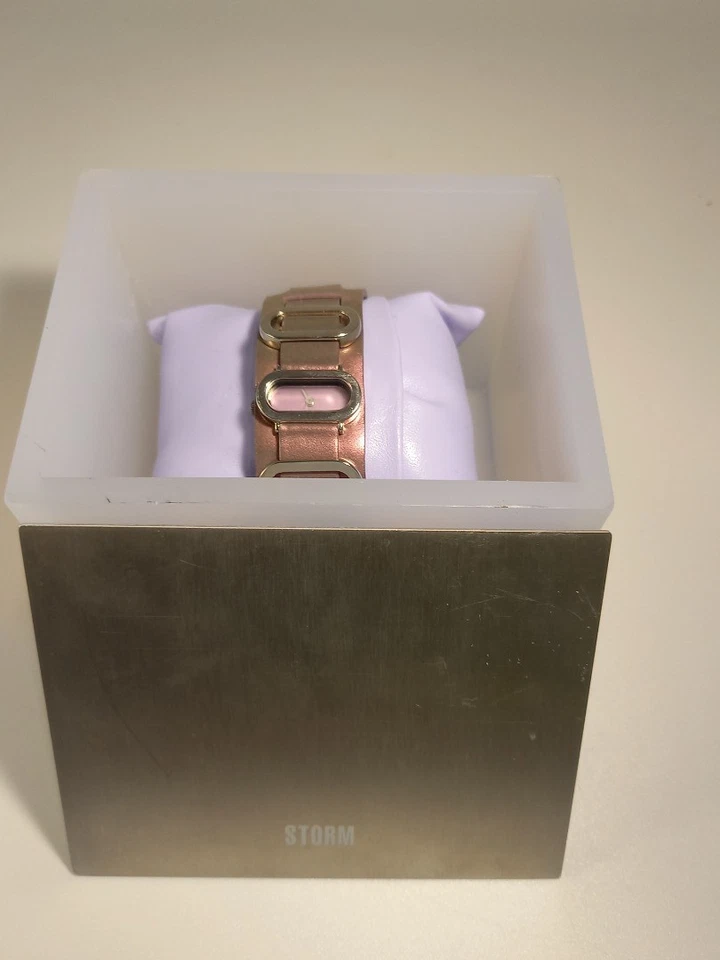 Reloj Pulsera Storm Snazzy Cuero Púrpura Metálico en Caja - Necesita Reemplazo de Batería Foto 1 de 4