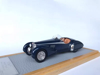XEROX 1/43 Bugatti T57SC 1938 vintage Bugatti resin car model ornaments  - Image 1 of 4