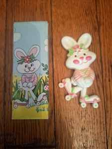 Vintage 1974 Avon Fragrance Glace Rapid Rabbit Pin Pal w/Box - Picture 1 of 10