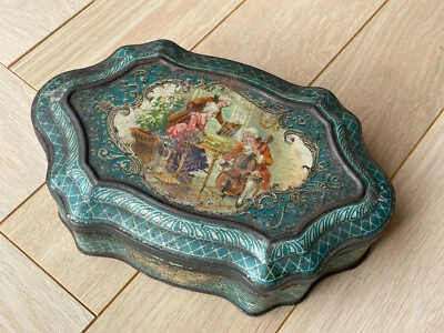 Ancienne boite en tole lithographiée - Biscuits Pernot Dijon - Thème Musiciens - Photo 1/4