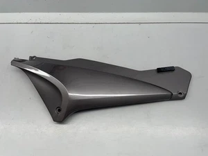 Cubierta trasera derecha/cowl HONDA ST1300 03 08-09 (plateado) 83600MCSG01ZG - Imagen 1 de 11
