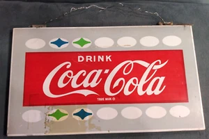 Insegna metallo distributore automatico Coca Cola VINTAGE 1960 14" X 8" - Foto 1 di 5