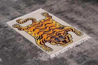Alfombra de tigre tibetano beige de 3x5 pies hecha a mano acolchada 100 % lana alfombra de área con estampado de animales Foto 1 de 4