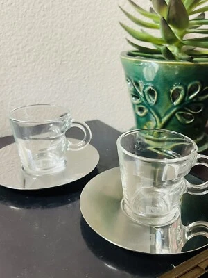 Juego de 2 tazas de vidrio espresso y platillos de acero inoxidable Nespresso View Collection Foto 1 de 3