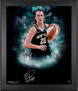Sabrina Ionesu New York Liberty gerahmt signiert 20" x 24" im Fokus Foto - Bild 1 von 1