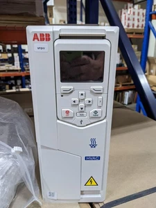 ABB Drive 2PS 240V 7,5A 3 Phasen ACH580-01-07A5-2 - Bild 1 von 6