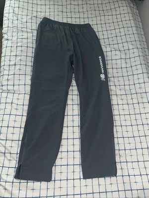Pantalones de chándal New Balance para hombre tejidos forrados de malla pequeños gris blanco logotipo Foto 1 de 3