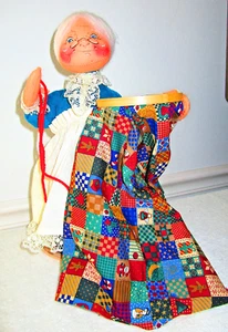 ANNALEE DOLL ELDERLY LADY DOING QUILTING~14" TALL~EX COND~1998 - Picture 1 of 6