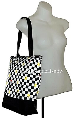 Bolso de Mano LeSportsac Pokemon Diario a Cuadros Pikachu Negro 2728 G694 Luz de Viaje Foto 1 de 4