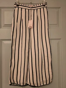 NEW Miss Selfridge Petite Stripe Culotte Trousers - Navy and White - Size UK 4 - Picture 1 of 3