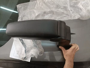 990E0-68L15-001 BRACCIOLO CENTRALE SUZUKI SWIFT ANNO 2011-2016 - Foto 1 di 5