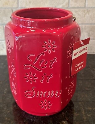 Linterna de cerámica roja de Navidad Merry Brite “Let It Snow” copos de nieve Foto 1 de 3