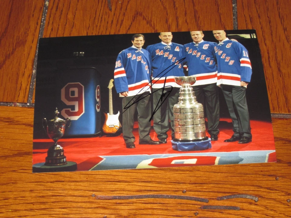 FOTO 4X6 CEREMONIA DE GUARDABOSQUES AUTOGRAFIADA DE ADAM GRAVES # 3 Foto 1 de 1