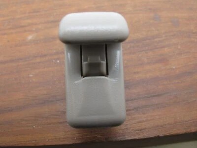 1997 - 2000 Lexus GS 300 TAN OEM Sun Visor Clip (1) - Image 1 of 4