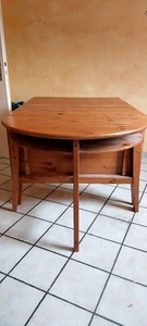 Esstisch aus Holz vergrösserbar und mit Halbrundanstelltisch, Fach darunter  - Bild 1 von 6