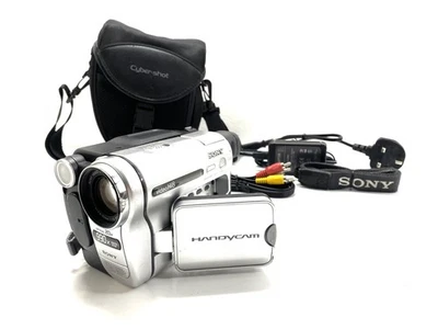 SONY CCD-TRV238E Hi8 Tape Digital Video Camera HANDYCAM Complete Working Set - Image 1 of 4