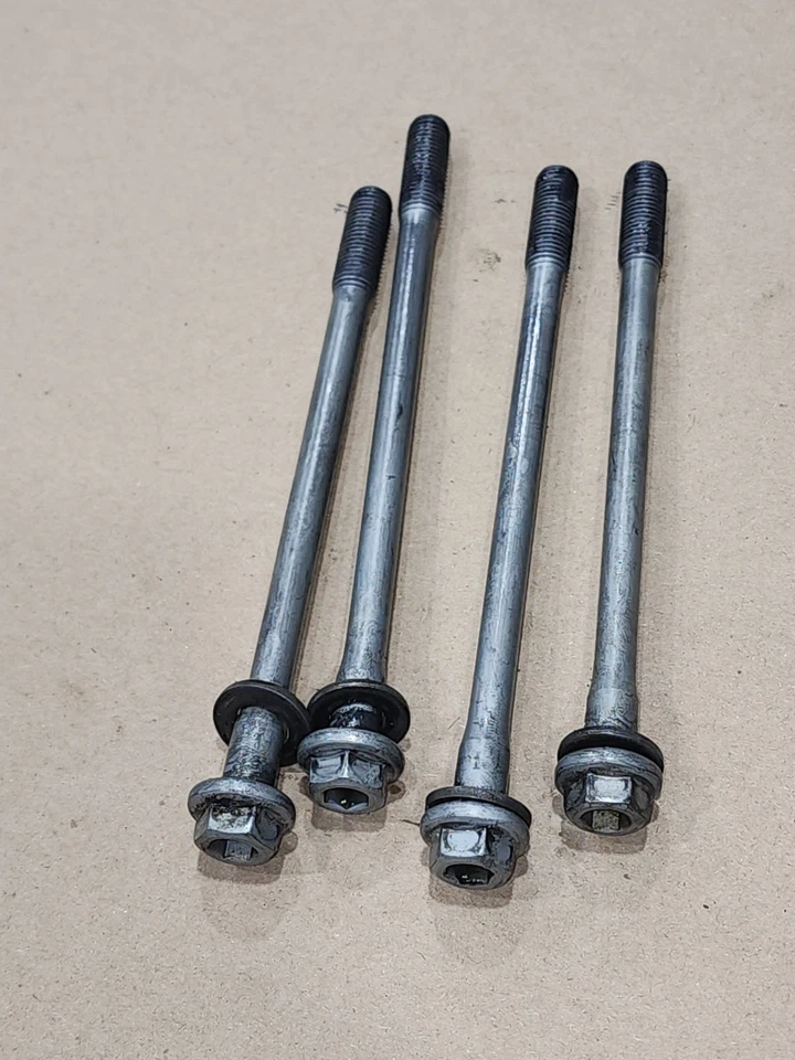 Pernos de culata Yamaha YZ426F YZ426 WR426F WR426 2001 00-02 Foto 1 de 1