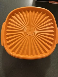 Tupperware 840-6 Orange Container with Lid Pre Owned - Picture 1 of 6